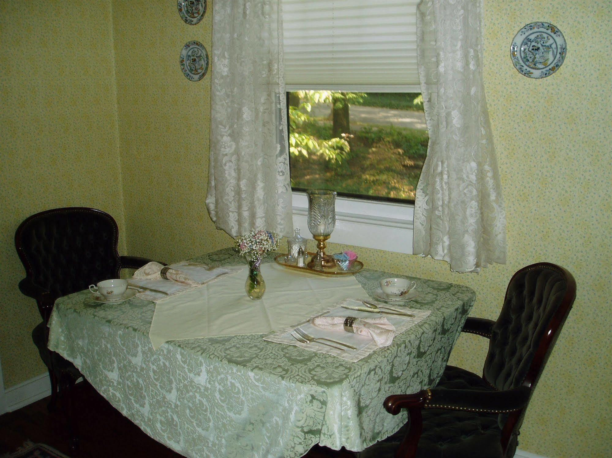 The 1899 Wright Inn & Carriage House แอชวิลล์ ภายนอก รูปภาพ