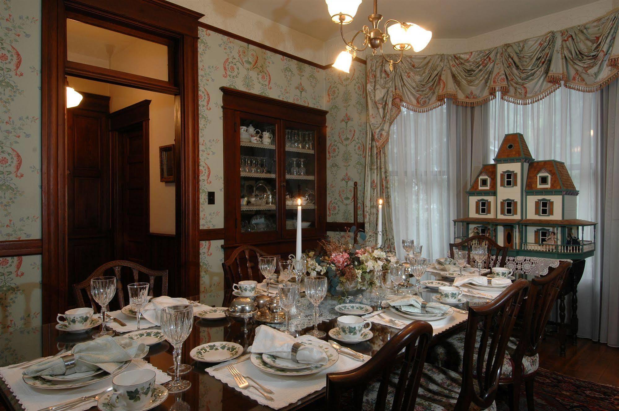 The 1899 Wright Inn & Carriage House แอชวิลล์ ภายนอก รูปภาพ
